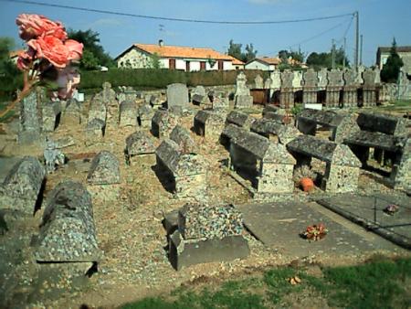 CIMETIERE D AZAY LE BRULE